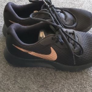 Nike tennis shoes